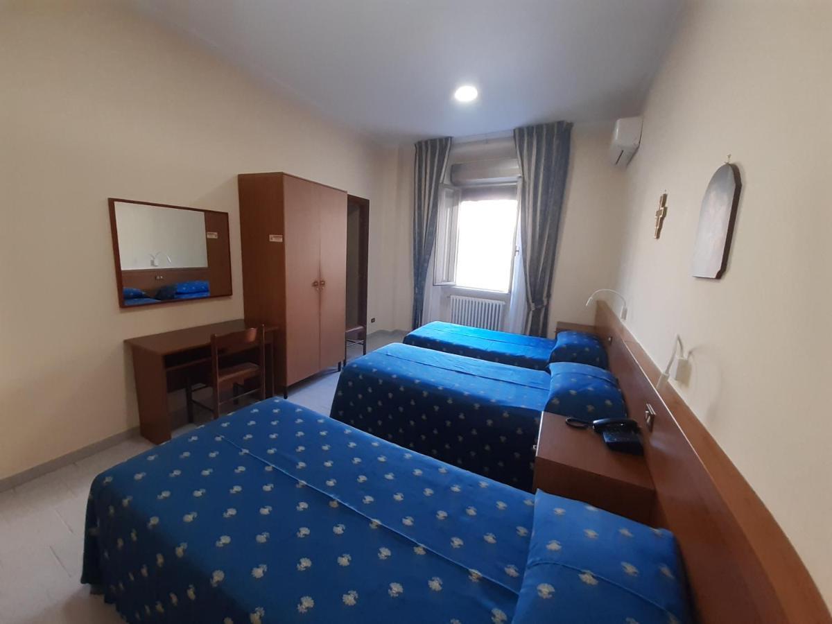 Suore Concezioniste Missionarie - Carmen Salles Roma Bed and Breakfast Εξωτερικό φωτογραφία