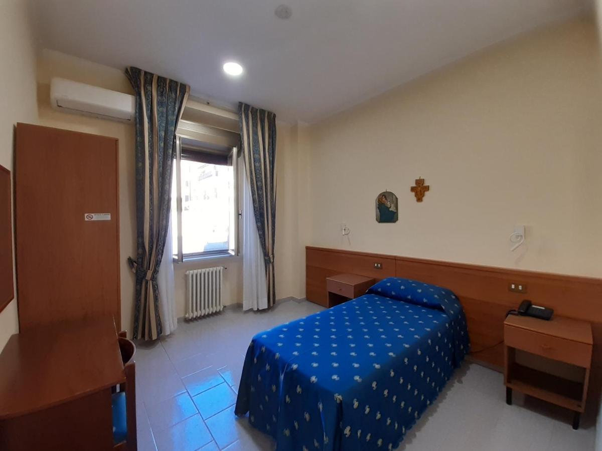 Suore Concezioniste Missionarie - Carmen Salles Roma Bed and Breakfast Εξωτερικό φωτογραφία