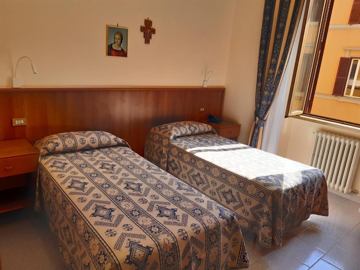 Suore Concezioniste Missionarie - Carmen Salles Roma Bed and Breakfast Εξωτερικό φωτογραφία