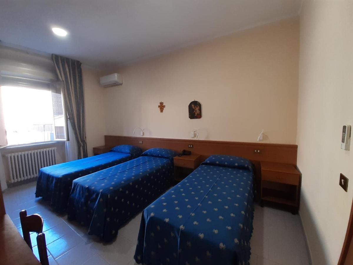 Suore Concezioniste Missionarie - Carmen Salles Roma Bed and Breakfast Εξωτερικό φωτογραφία