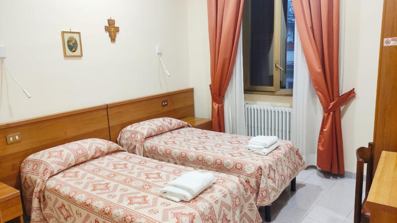 Suore Concezioniste Missionarie - Carmen Salles Roma Bed and Breakfast Εξωτερικό φωτογραφία
